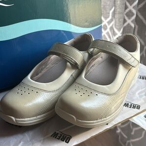 ROSE by DREW bone soft pebble leather Mary Jane size 6.5 NARROW new